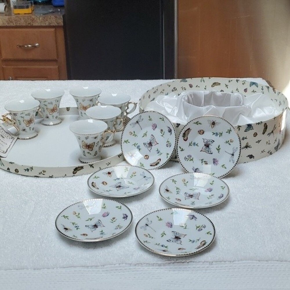 Porcelain Demitasse Teacups Saucers Butterflies (6) ITALIAN DESIGN CERAMICS vtg